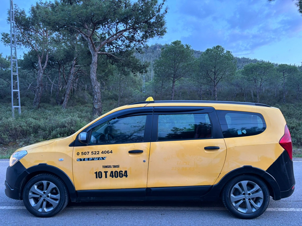 Sarımsaklı Taksi Yan Görünüm